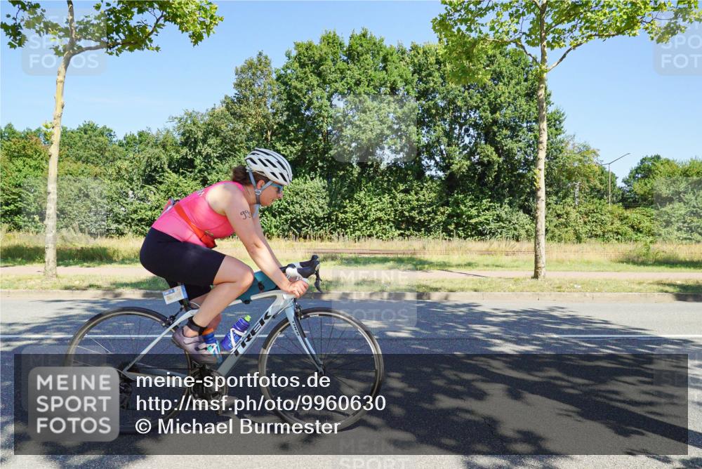 09.08.2026 - GEWOBA Citytriathlon Bremen Michael Burmester http://msf.ph/oto/9960630 09.08.2026 12:51:55 Radfahren 545, 582, 615, 820, 867, 990, 1013, 1143 meine-sportfotos.de