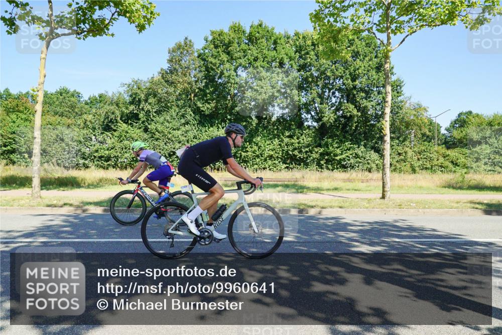 09.08.2026 - GEWOBA Citytriathlon Bremen Michael Burmester http://msf.ph/oto/9960641 09.08.2026 12:52:14 Radfahren 679, 682, 717, 750, 820, 826, 979, 1130 meine-sportfotos.de