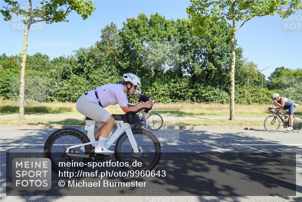 09.08.2026 - GEWOBA Citytriathlon Bremen Michael Burmester http://msf.ph/oto/9960643 09.08.2026 12:52:16 Radfahren 679, 682, 717, 750, 826, 979, 1130 meine-sportfotos.de