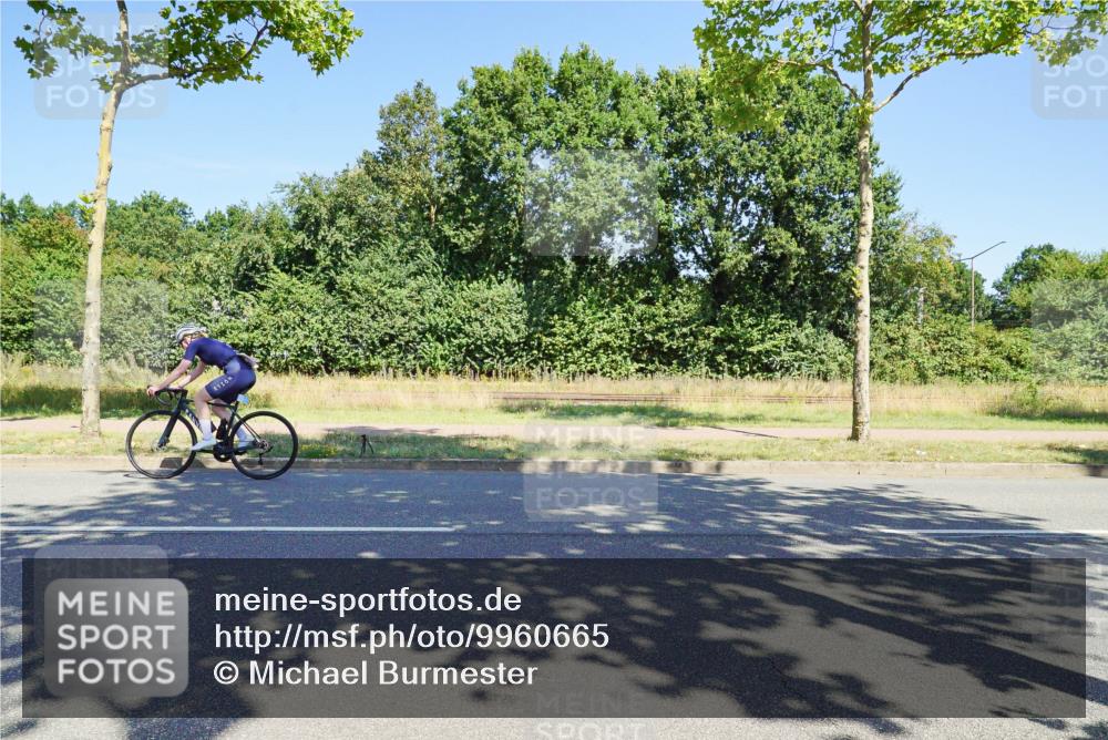 09.08.2026 - GEWOBA Citytriathlon Bremen Michael Burmester http://msf.ph/oto/9960665 09.08.2026 12:53:01 Radfahren 555, 598, 600, 604, 748, 855, 920, 921, 1129 meine-sportfotos.de