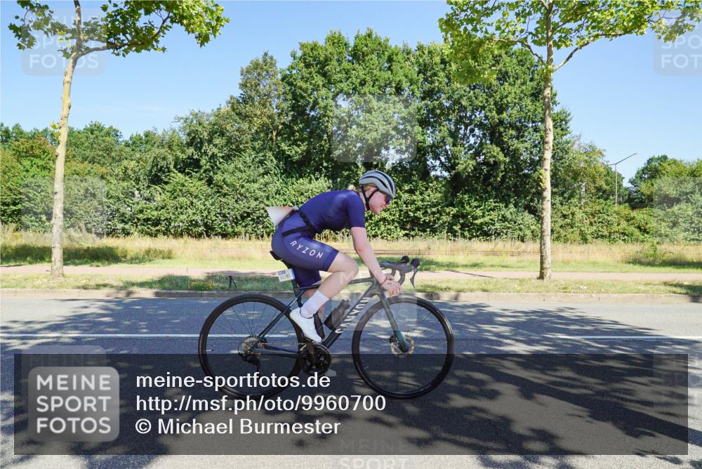 09.08.2026 - GEWOBA Citytriathlon Bremen Michael Burmester http://msf.ph/oto/9960700 09.08.2026 12:53:48 Radfahren 638, 749, 814, 823, 869, 901 meine-sportfotos.de