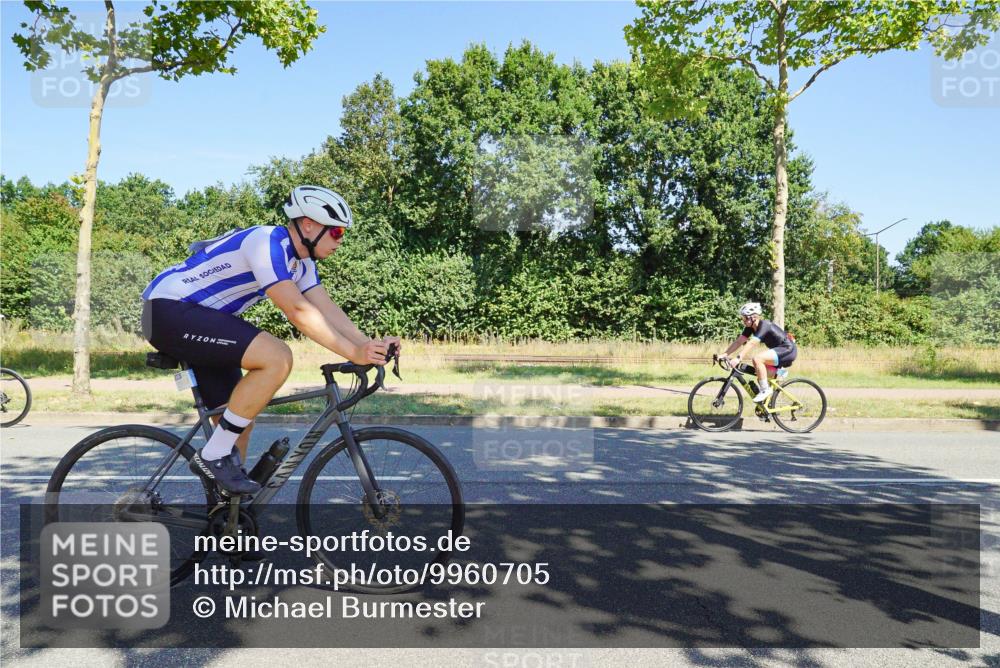 09.08.2026 - GEWOBA Citytriathlon Bremen Michael Burmester http://msf.ph/oto/9960705 09.08.2026 12:54:01 Radfahren 552, 572, 678, 728, 758, 788, 804, 846, 901, 939, 981, 1101, 1119, 1124, 1138 meine-sportfotos.de