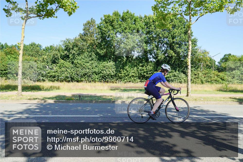 09.08.2026 - GEWOBA Citytriathlon Bremen Michael Burmester http://msf.ph/oto/9960714 09.08.2026 12:54:09 Radfahren 552, 566, 572, 678, 728, 758, 788, 790, 792, 804, 846, 861, 895, 939, 981, 1101, 1119, 1124, 1138 meine-sportfotos.de