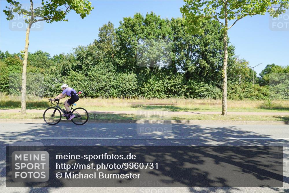 09.08.2026 - GEWOBA Citytriathlon Bremen Michael Burmester http://msf.ph/oto/9960731 09.08.2026 12:54:28 Radfahren 574, 577, 639, 781, 812, 816, 864, 895, 1006, 1127 meine-sportfotos.de