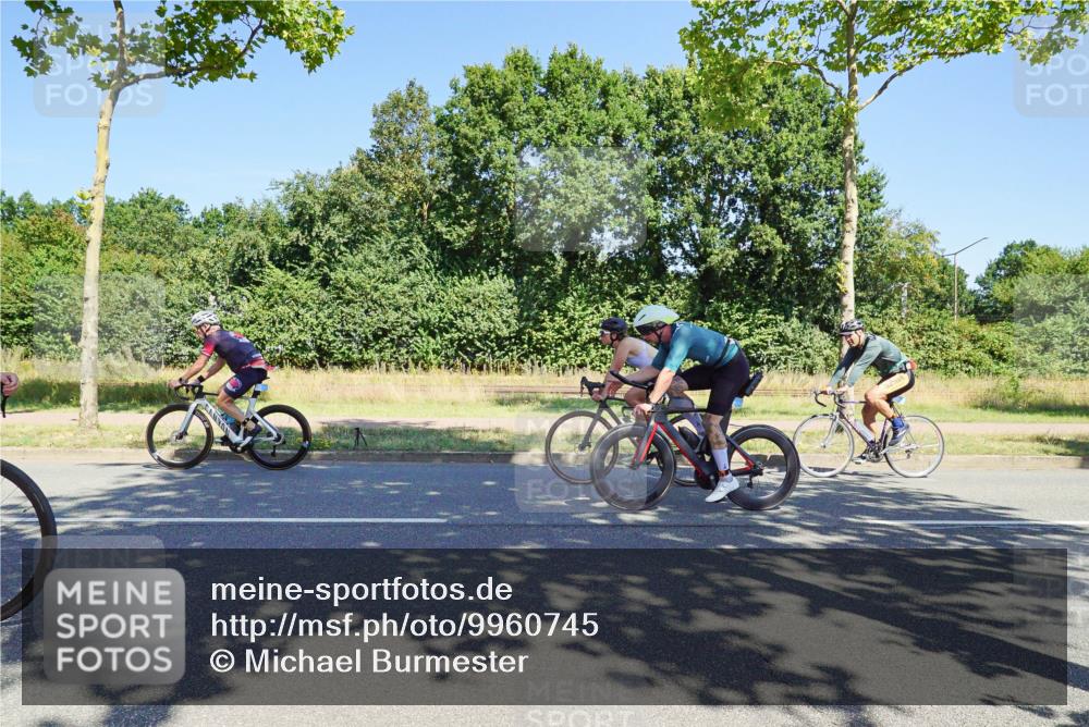 09.08.2026 - GEWOBA Citytriathlon Bremen Michael Burmester http://msf.ph/oto/9960745 09.08.2026 12:54:46 Radfahren 541, 596, 623, 695, 733, 744, 935, 1118, 1142 meine-sportfotos.de