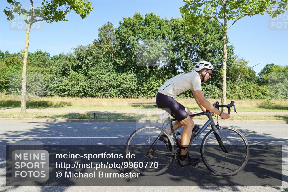 09.08.2026 - GEWOBA Citytriathlon Bremen Michael Burmester http://msf.ph/oto/9960770 09.08.2026 12:55:30 Radfahren 653, 705, 789, 872, 918, 930, 938, 948, 960, 1111, 1131, 1147 meine-sportfotos.de
