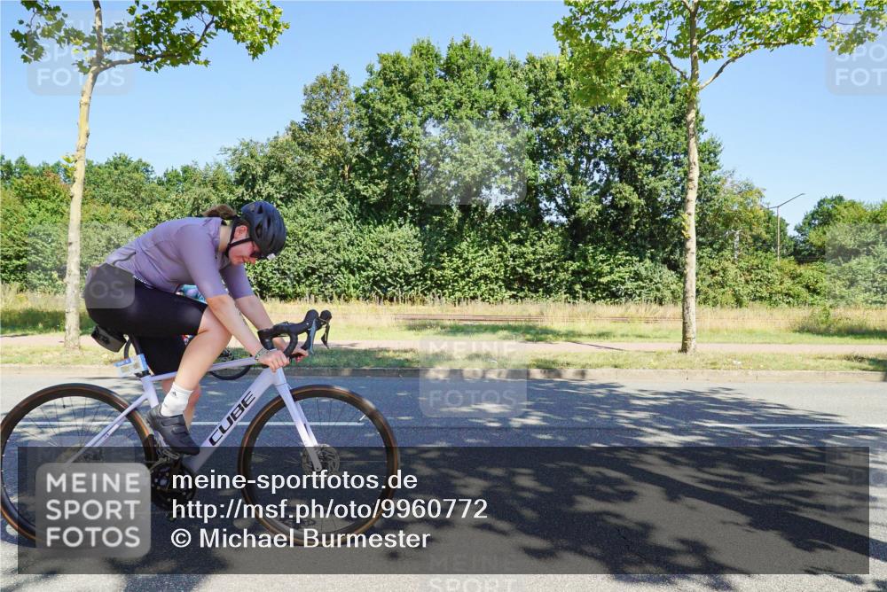09.08.2026 - GEWOBA Citytriathlon Bremen Michael Burmester http://msf.ph/oto/9960772 09.08.2026 12:55:33 Radfahren 653, 675, 694, 872, 918, 930, 938, 948, 960, 1111, 1131, 1147 meine-sportfotos.de