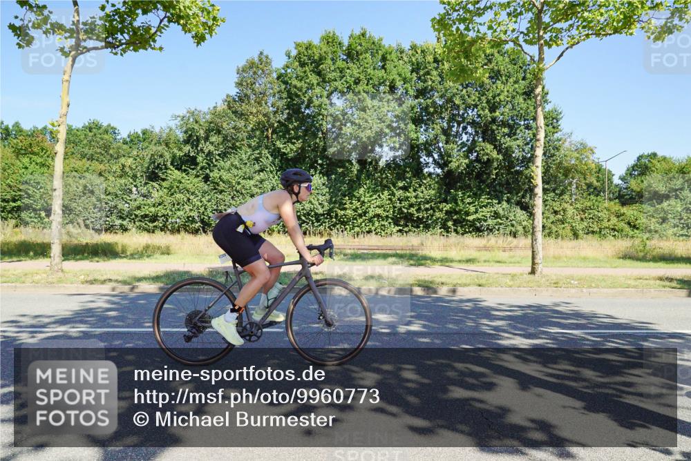09.08.2026 - GEWOBA Citytriathlon Bremen Michael Burmester http://msf.ph/oto/9960773 09.08.2026 12:55:33 Radfahren 653, 675, 694, 872, 918, 930, 938, 948, 960, 1111, 1131, 1147 meine-sportfotos.de