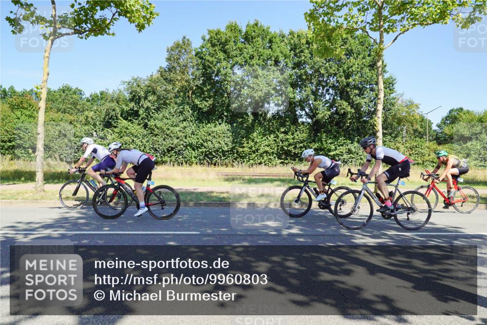 09.08.2026 - GEWOBA Citytriathlon Bremen Michael Burmester http://msf.ph/oto/9960803 09.08.2026 12:56:16 Radfahren 564, 664, 673, 759, 780, 810, 819, 912, 1017, 1126 meine-sportfotos.de