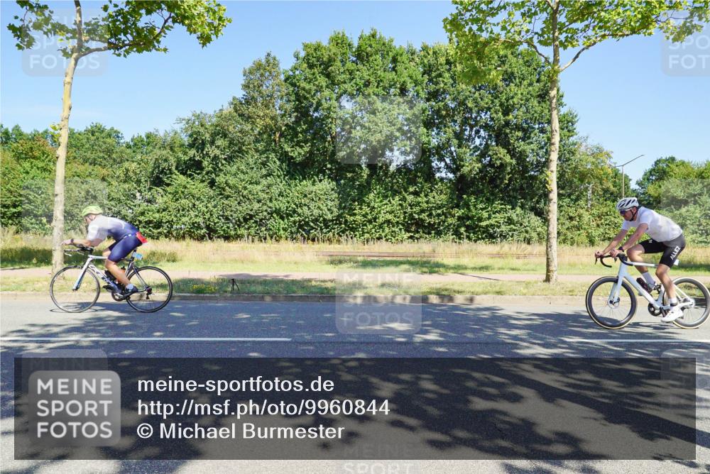 09.08.2026 - GEWOBA Citytriathlon Bremen Michael Burmester http://msf.ph/oto/9960844 09.08.2026 12:57:14 Radfahren 586, 637, 696, 766, 806, 838, 844, 886, 896, 972, 1109 meine-sportfotos.de