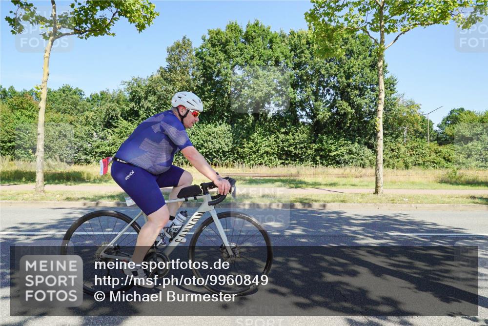 09.08.2026 - GEWOBA Citytriathlon Bremen Michael Burmester http://msf.ph/oto/9960849 09.08.2026 12:57:20 Radfahren 586, 603, 806, 838, 858, 886, 972, 982 meine-sportfotos.de
