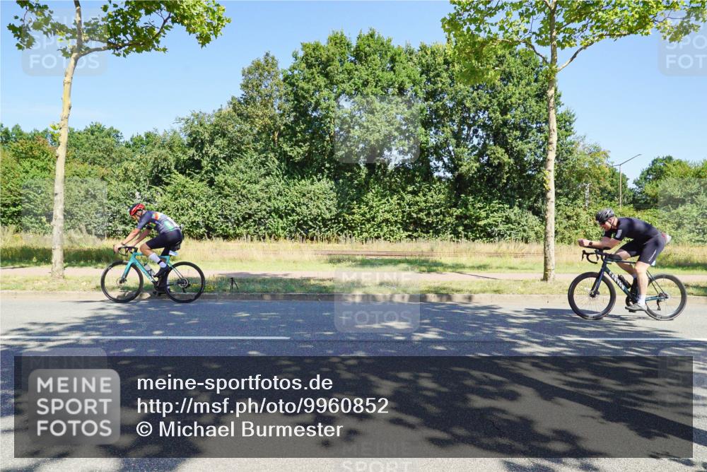 09.08.2026 - GEWOBA Citytriathlon Bremen Michael Burmester http://msf.ph/oto/9960852 09.08.2026 12:57:23 Radfahren 586, 603, 702, 806, 834, 838, 858, 886, 972, 982 meine-sportfotos.de