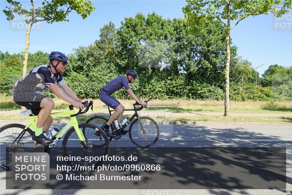 09.08.2026 - GEWOBA Citytriathlon Bremen Michael Burmester http://msf.ph/oto/9960866 09.08.2026 12:57:45 Radfahren 627, 701, 707, 711, 888, 919, 1136, 1153 meine-sportfotos.de