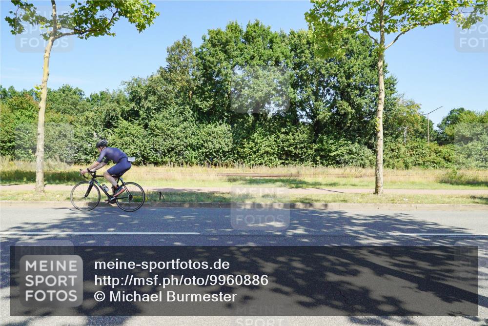 09.08.2026 - GEWOBA Citytriathlon Bremen Michael Burmester http://msf.ph/oto/9960886 09.08.2026 12:58:15 Radfahren 578, 602, 625, 651, 798, 943, 976, 1003, 1154 meine-sportfotos.de