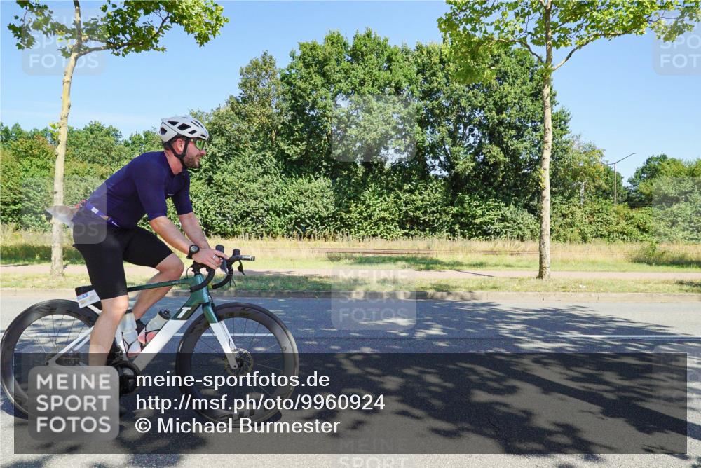 09.08.2026 - GEWOBA Citytriathlon Bremen Michael Burmester http://msf.ph/oto/9960924 09.08.2026 12:59:40 Radfahren 635, 658, 712, 800, 817, 923 meine-sportfotos.de