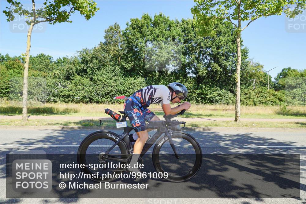 09.08.2026 - GEWOBA Citytriathlon Bremen Michael Burmester http://msf.ph/oto/9961009 09.08.2026 13:01:29 Radfahren 551, 556, 666, 669, 714, 801, 854, 859, 862, 878, 991, 1140 meine-sportfotos.de