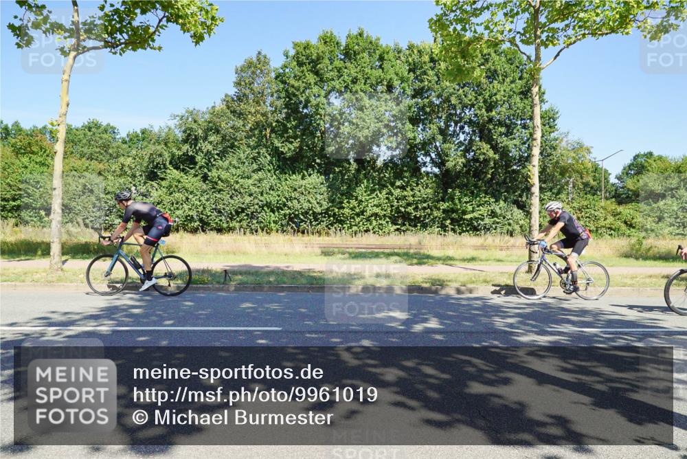 09.08.2026 - GEWOBA Citytriathlon Bremen Michael Burmester http://msf.ph/oto/9961019 09.08.2026 13:01:42 Radfahren 587, 631, 669, 690, 729, 746, 764, 775, 831, 859, 862, 991, 1014, 1120 meine-sportfotos.de