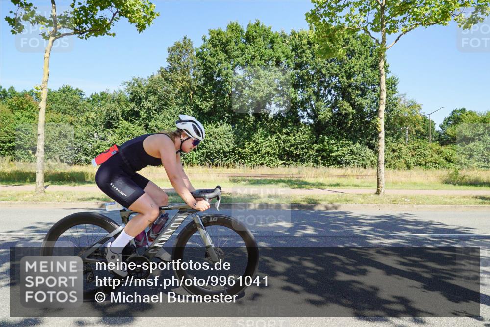 09.08.2026 - GEWOBA Citytriathlon Bremen Michael Burmester http://msf.ph/oto/9961041 09.08.2026 13:02:14 Radfahren 546, 629, 676, 887, 890, 957 meine-sportfotos.de