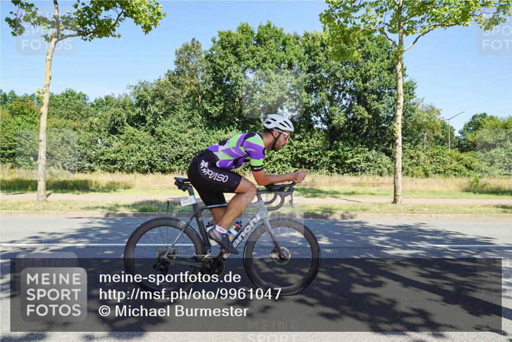 09.08.2026 - GEWOBA Citytriathlon Bremen Michael Burmester http://msf.ph/oto/9961047 09.08.2026 13:02:26 Radfahren 614, 632, 676, 723, 791, 873, 966, 1007, 1011 meine-sportfotos.de