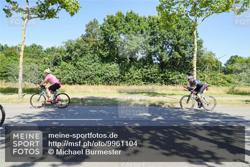 09.08.2026 - GEWOBA Citytriathlon Bremen Michael Burmester http://msf.ph/oto/9961104 09.08.2026 13:03:38 Radfahren 575, 591, 616, 721, 735, 793, 835, 885, 945, 1106, 1122, 1157 meine-sportfotos.de