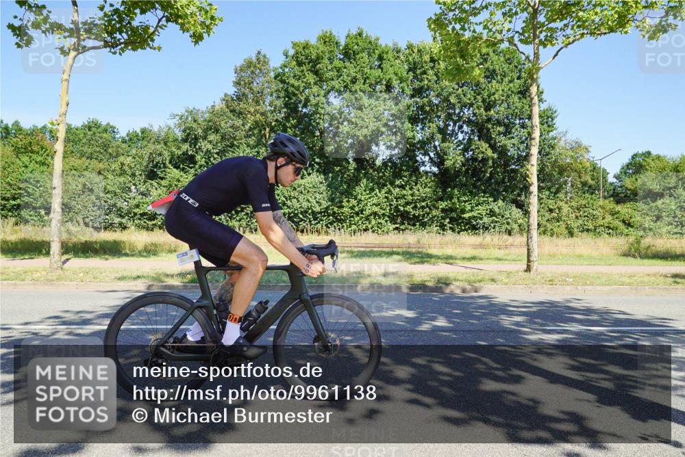 09.08.2026 - GEWOBA Citytriathlon Bremen Michael Burmester http://msf.ph/oto/9961138 09.08.2026 13:04:33 Radfahren 112, 569, 630, 692, 697, 881, 936, 962, 997, 1002, 1152 meine-sportfotos.de
