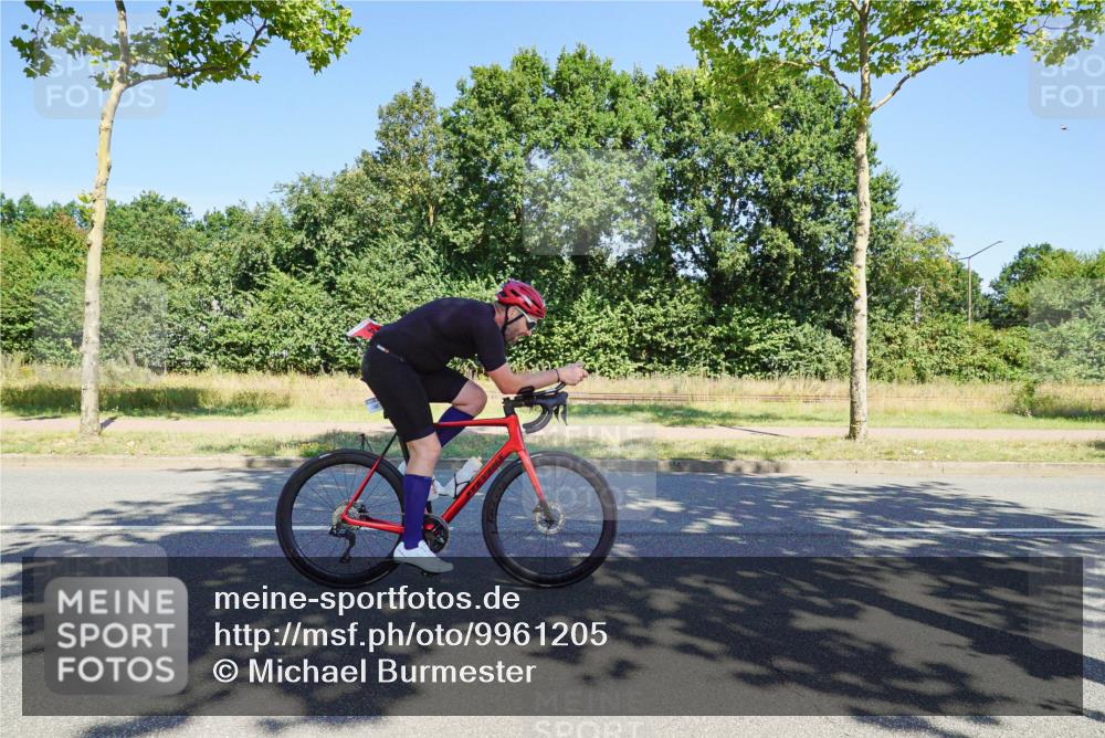 09.08.2026 - GEWOBA Citytriathlon Bremen Michael Burmester http://msf.ph/oto/9961205 09.08.2026 13:06:40 Radfahren 544, 554, 624, 644, 811, 824, 874, 882, 987 meine-sportfotos.de