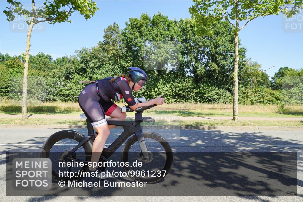 09.08.2026 - GEWOBA Citytriathlon Bremen Michael Burmester http://msf.ph/oto/9961237 09.08.2026 13:07:49 Radfahren 590, 648, 875, 932 meine-sportfotos.de