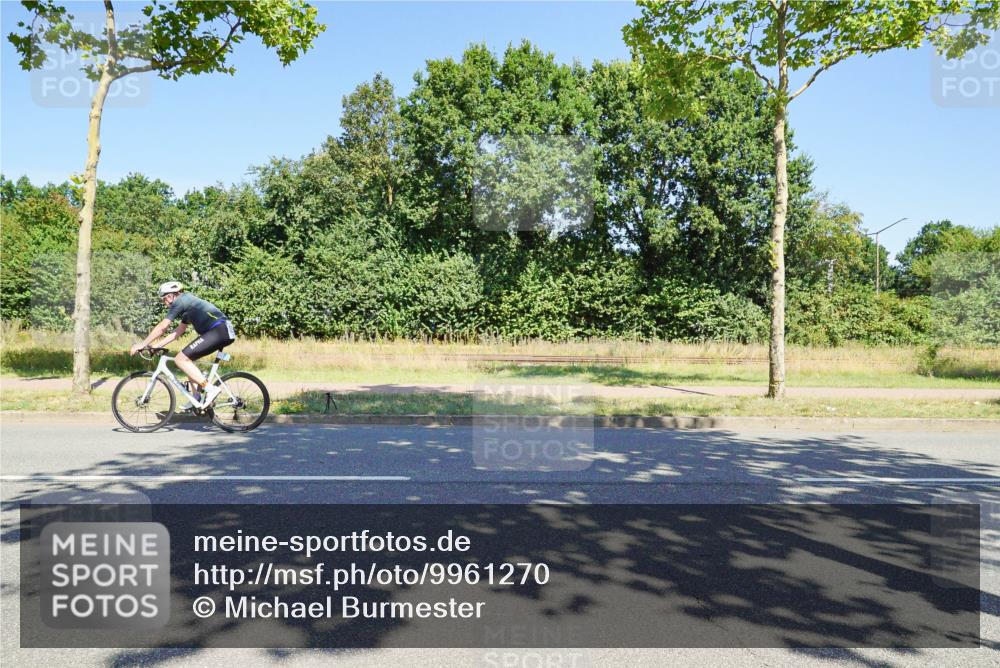 09.08.2026 - GEWOBA Citytriathlon Bremen Michael Burmester http://msf.ph/oto/9961270 09.08.2026 13:08:55 Radfahren 594, 605, 641, 686, 852, 899, 1133 meine-sportfotos.de