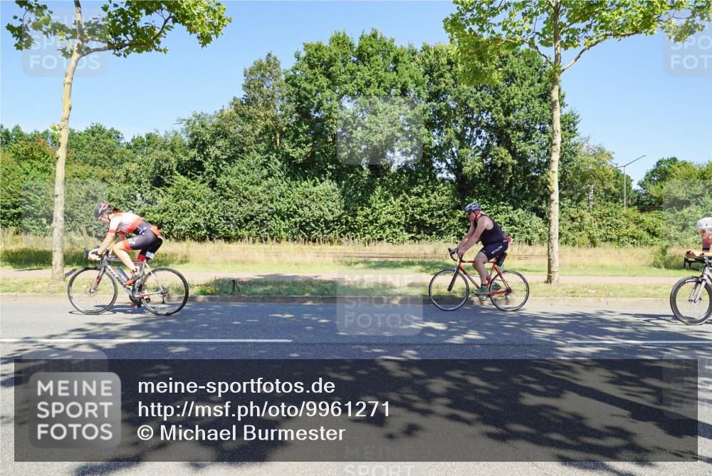 09.08.2026 - GEWOBA Citytriathlon Bremen Michael Burmester http://msf.ph/oto/9961271 09.08.2026 13:08:56 Radfahren 594, 605, 641, 686, 899, 1133 meine-sportfotos.de