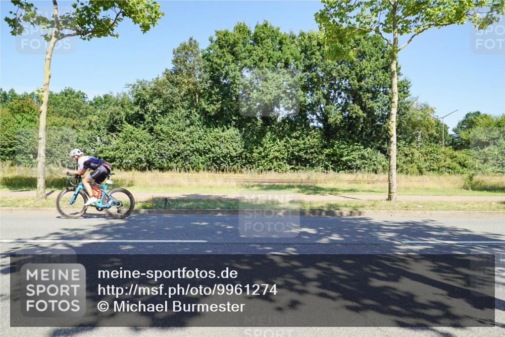 09.08.2026 - GEWOBA Citytriathlon Bremen Michael Burmester http://msf.ph/oto/9961274 09.08.2026 13:08:59 Radfahren 589, 594, 641, 899, 1133 meine-sportfotos.de