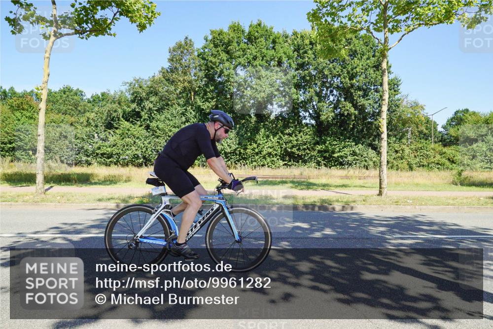 09.08.2026 - GEWOBA Citytriathlon Bremen Michael Burmester http://msf.ph/oto/9961282 09.08.2026 13:09:15 Radfahren 589, 724, 795, 826, 1103, 1143 meine-sportfotos.de