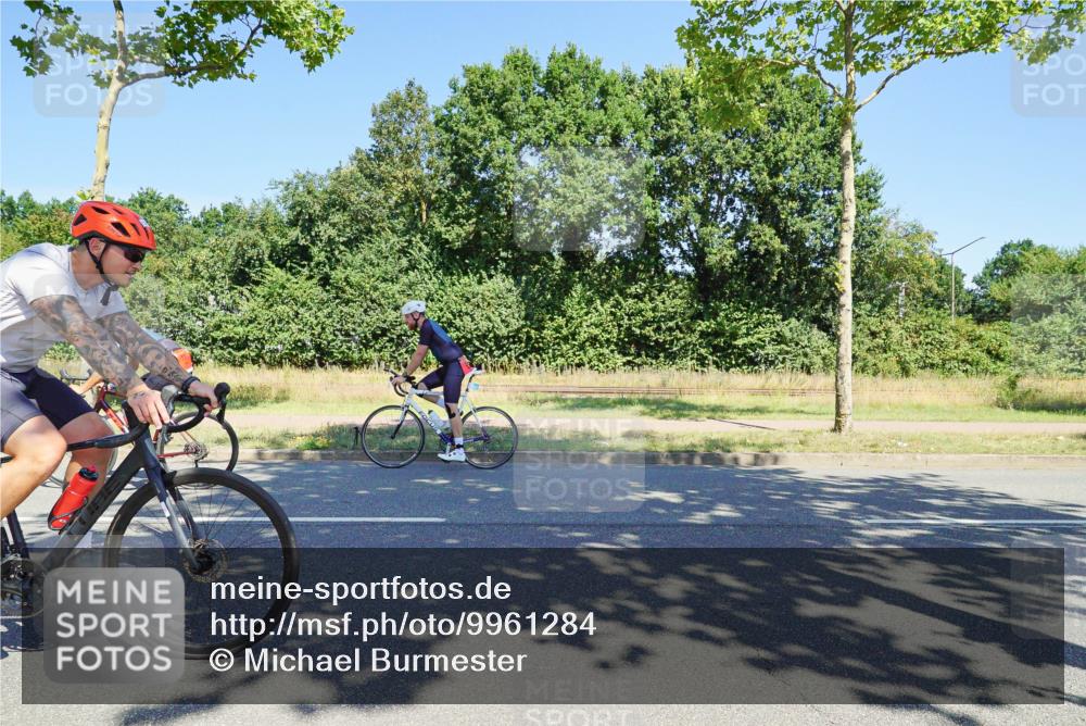 09.08.2026 - GEWOBA Citytriathlon Bremen Michael Burmester http://msf.ph/oto/9961284 09.08.2026 13:09:19 Radfahren 724, 795, 826, 1103, 1114, 1143 meine-sportfotos.de