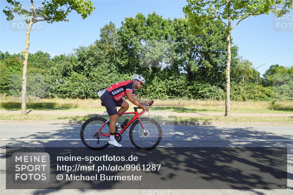 09.08.2026 - GEWOBA Citytriathlon Bremen Michael Burmester http://msf.ph/oto/9961287 09.08.2026 13:09:24 Radfahren 585, 724, 795, 826, 905, 999, 1103, 1114 meine-sportfotos.de