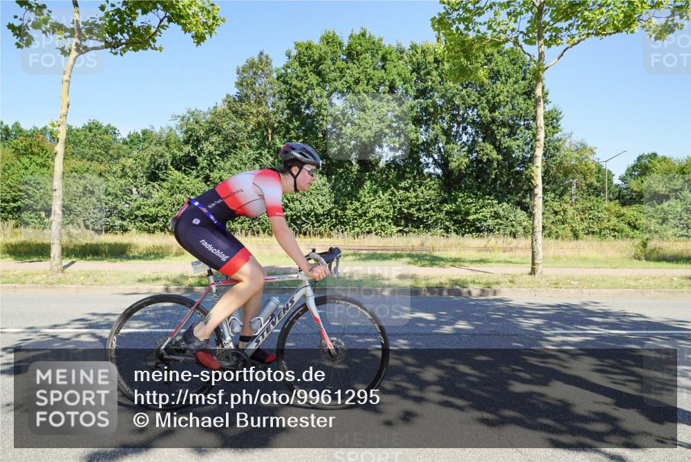 09.08.2026 - GEWOBA Citytriathlon Bremen Michael Burmester http://msf.ph/oto/9961295 09.08.2026 13:09:46 Radfahren 822, 877, 914, 946, 947, 963, 1009, 1013, 1129, 1141 meine-sportfotos.de