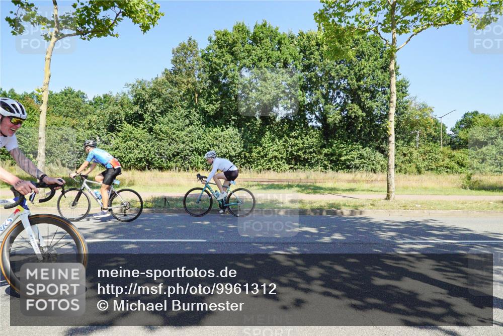 09.08.2026 - GEWOBA Citytriathlon Bremen Michael Burmester http://msf.ph/oto/9961312 09.08.2026 13:10:08 Radfahren 545, 739, 778, 799, 807, 880, 1130 meine-sportfotos.de