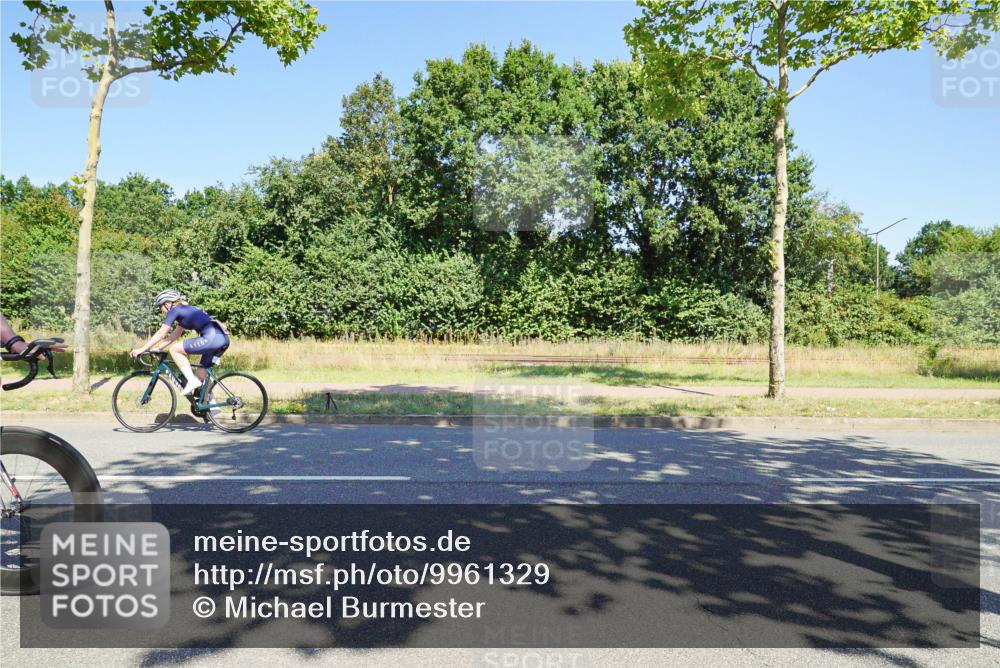 09.08.2026 - GEWOBA Citytriathlon Bremen Michael Burmester http://msf.ph/oto/9961329 09.08.2026 13:10:43 Radfahren 598, 716, 717, 823, 967 meine-sportfotos.de