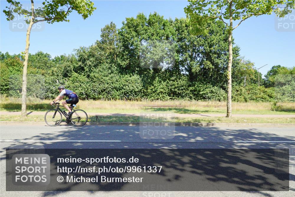 09.08.2026 - GEWOBA Citytriathlon Bremen Michael Burmester http://msf.ph/oto/9961337 09.08.2026 13:10:55 Radfahren 598, 615, 716, 750, 794, 964, 967, 993 meine-sportfotos.de