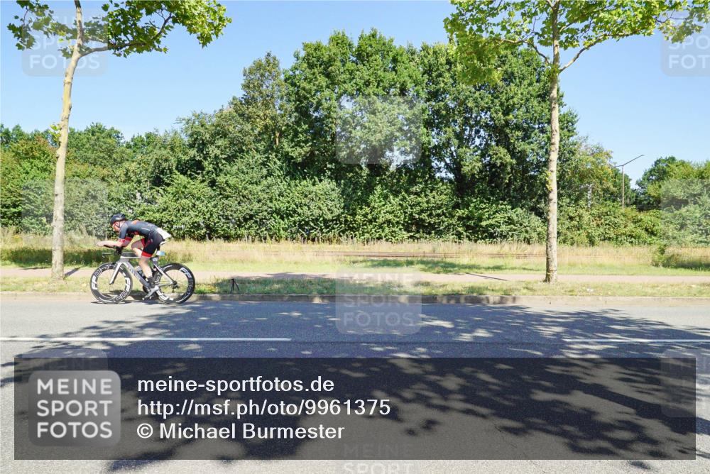 09.08.2026 - GEWOBA Citytriathlon Bremen Michael Burmester http://msf.ph/oto/9961375 09.08.2026 13:11:44 Radfahren 582, 609, 655, 726, 867, 990, 1119 meine-sportfotos.de