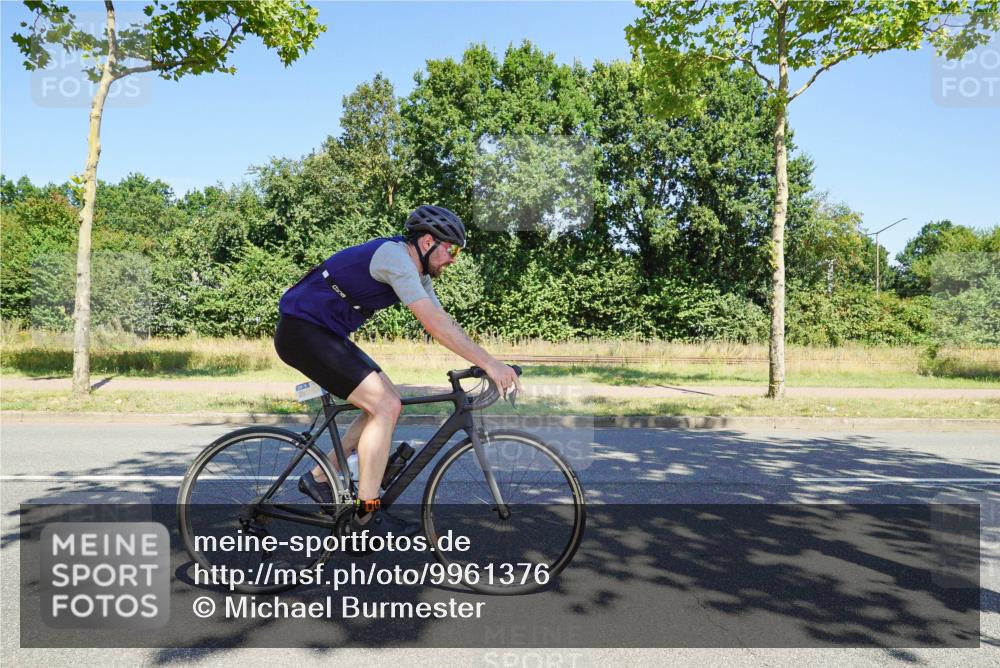 09.08.2026 - GEWOBA Citytriathlon Bremen Michael Burmester http://msf.ph/oto/9961376 09.08.2026 13:11:46 Radfahren 582, 609, 726, 855, 867, 990, 1119 meine-sportfotos.de