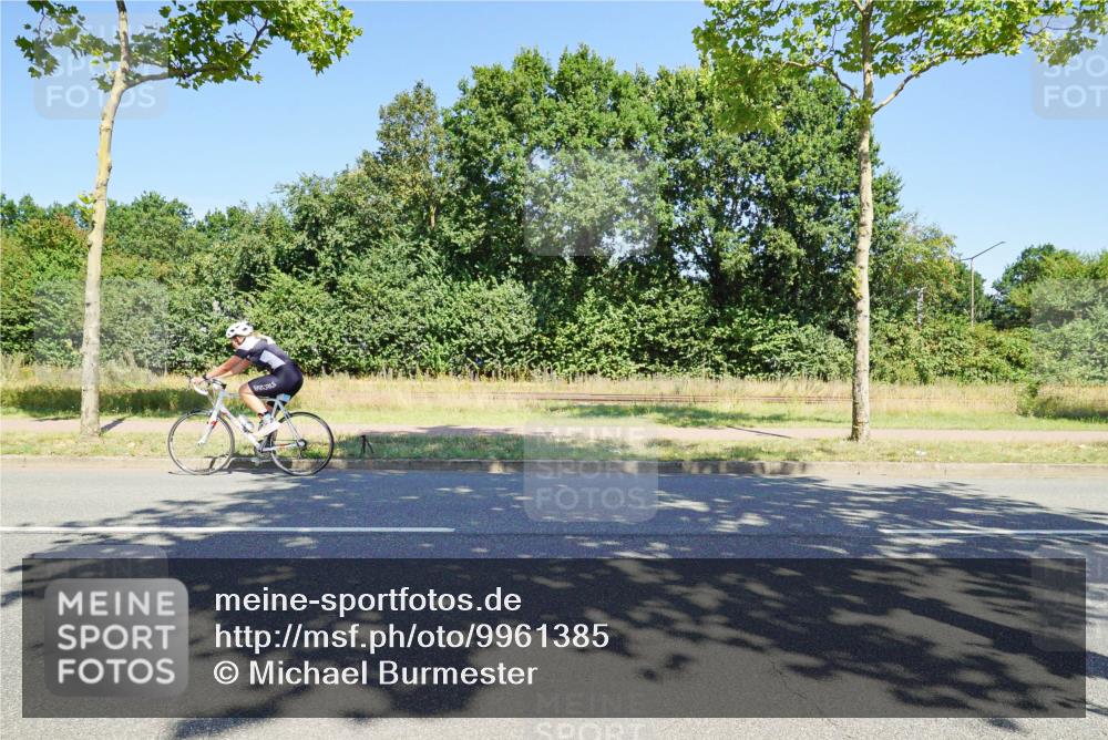 09.08.2026 - GEWOBA Citytriathlon Bremen Michael Burmester http://msf.ph/oto/9961385 09.08.2026 13:12:03 Radfahren 783, 812, 848, 855 meine-sportfotos.de