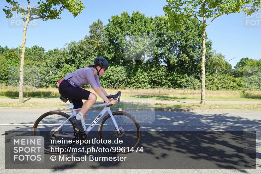 09.08.2026 - GEWOBA Citytriathlon Bremen Michael Burmester http://msf.ph/oto/9961474 09.08.2026 13:15:28 Radfahren 673, 727, 834, 844, 918, 1113 meine-sportfotos.de