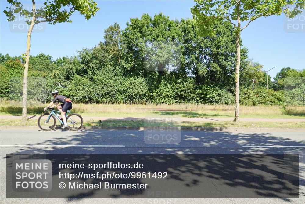 09.08.2026 - GEWOBA Citytriathlon Bremen Michael Burmester http://msf.ph/oto/9961492 09.08.2026 13:16:16 Radfahren 919, 976 meine-sportfotos.de