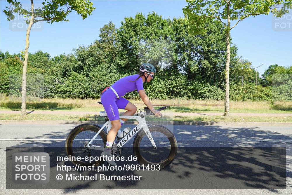 09.08.2026 - GEWOBA Citytriathlon Bremen Michael Burmester http://msf.ph/oto/9961493 09.08.2026 13:16:23 Radfahren 733, 886, 976 meine-sportfotos.de