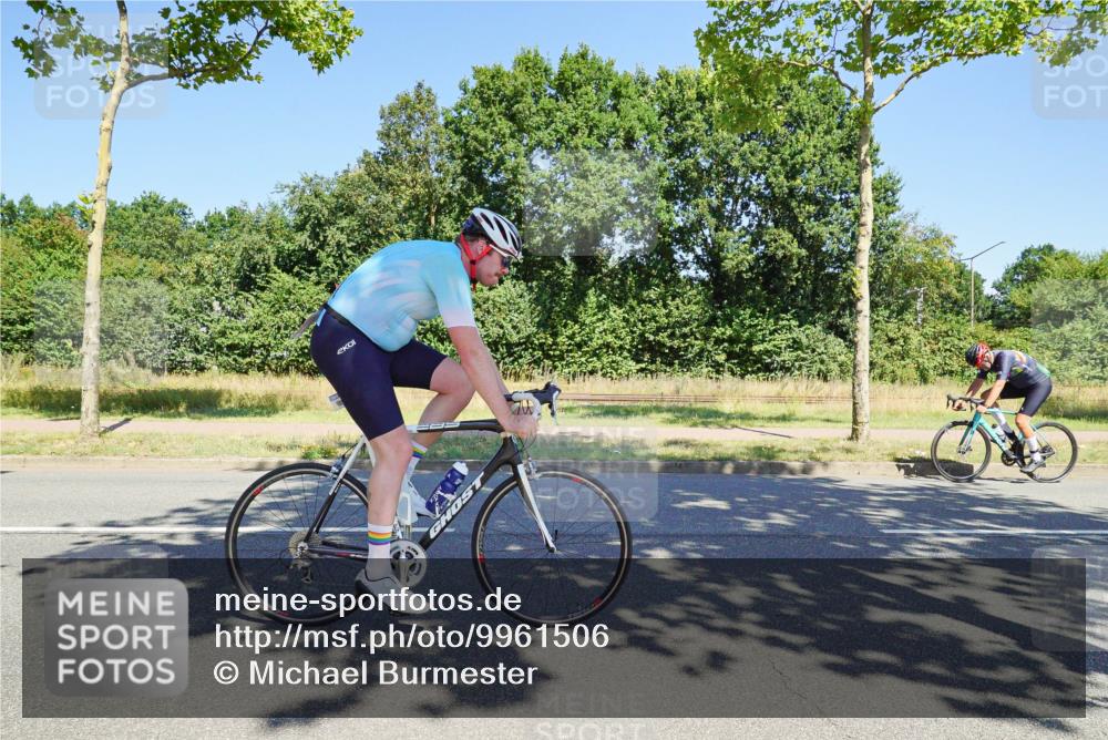 09.08.2026 - GEWOBA Citytriathlon Bremen Michael Burmester http://msf.ph/oto/9961506 09.08.2026 13:17:02 Radfahren 564, 603, 942, 1101 meine-sportfotos.de