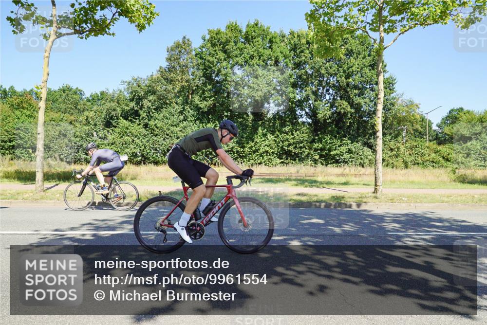 09.08.2026 - GEWOBA Citytriathlon Bremen Michael Burmester http://msf.ph/oto/9961554 09.08.2026 13:19:06 Radfahren 626, 753, 797, 870, 915, 1123 meine-sportfotos.de