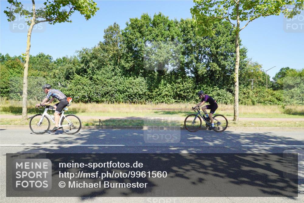 09.08.2026 - GEWOBA Citytriathlon Bremen Michael Burmester http://msf.ph/oto/9961560 09.08.2026 13:19:25 Radfahren 813, 944 meine-sportfotos.de