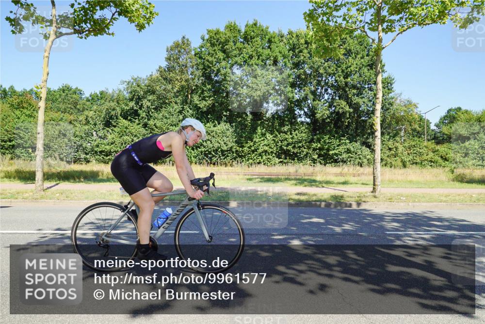 09.08.2026 - GEWOBA Citytriathlon Bremen Michael Burmester http://msf.ph/oto/9961577 09.08.2026 13:20:06 Radfahren 656, 817, 859, 923, 940 meine-sportfotos.de