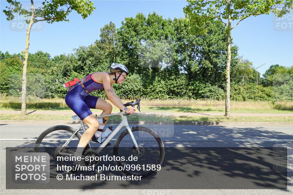 09.08.2026 - GEWOBA Citytriathlon Bremen Michael Burmester http://msf.ph/oto/9961589 09.08.2026 13:20:48 Radfahren 672, 957, 1125 meine-sportfotos.de