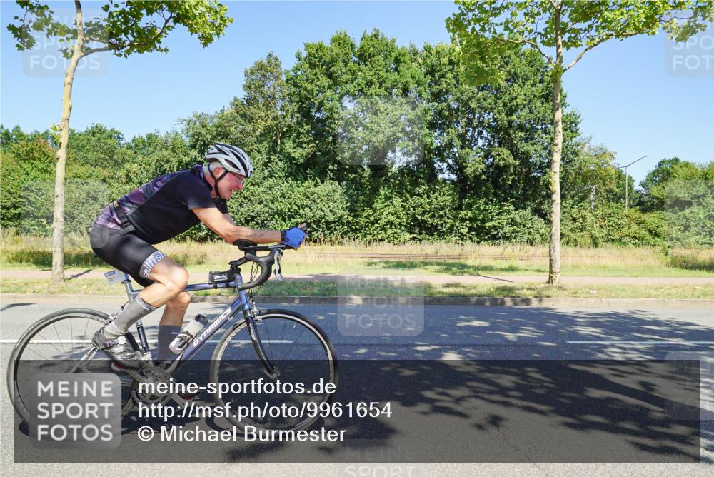 09.08.2026 - GEWOBA Citytriathlon Bremen Michael Burmester http://msf.ph/oto/9961654 09.08.2026 13:24:36 Radfahren 873, 908, 1020, 1102 meine-sportfotos.de