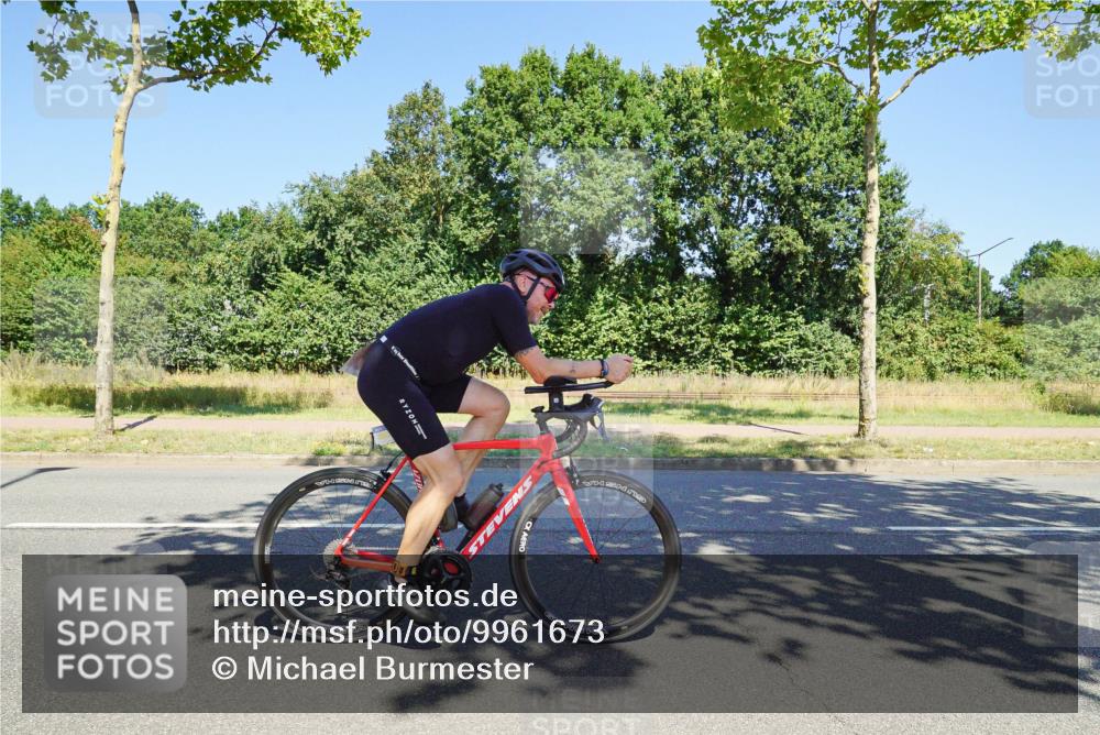 09.08.2026 - GEWOBA Citytriathlon Bremen Michael Burmester http://msf.ph/oto/9961673 09.08.2026 13:25:42 Radfahren 811, 830, 962, 996 meine-sportfotos.de